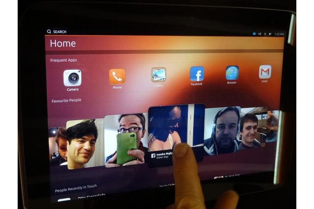 【MWC 2013】スライドだけのセクシーUIを実現、「Ubuntu」搭載スマートフォンが披露 画像