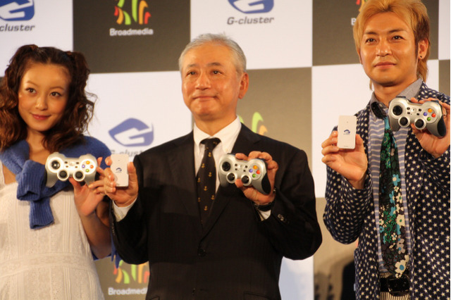 PR大使の西山 茉希さん、つるの 剛士さんが登場！クラウドゲーム機「G-cluster」発売記念イベント 画像