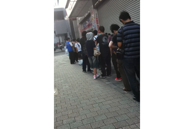 京都でも狩猟解禁！『モンスターハンター4』を求めるファンが任天堂のお膝元でも集結 画像