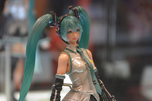 【NYCC 2014】初音ミクやDCヒーローズとのコラボフィギュアも展示されたスクエニブースの現地レポート 画像