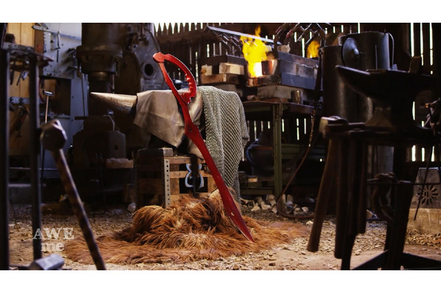 いつもの鍛冶職人、大量のハサミを使って「キルラキル」の「片太刀バサミ」を制作 画像