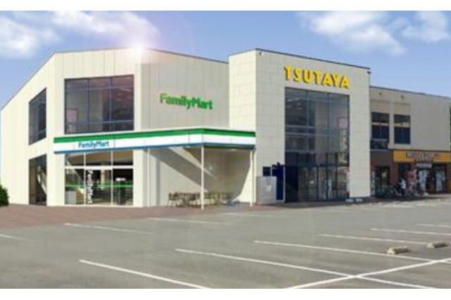 ファミマとTSUTAYAが合体した新型店舗が誕生…3年で100店を展開、24時間営業 画像