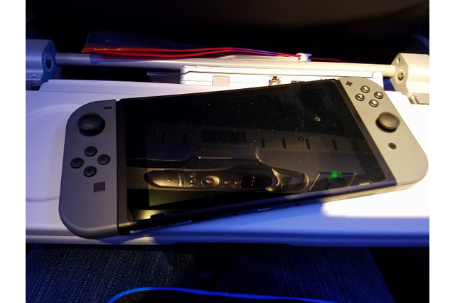 アメリカに行く飛行機内でも快適に「Nintendo Switch」は遊べるのか？元編集長が試してみた 画像