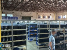 ズラリとPS4並ぶウクライナの“仮想通貨マイニング工場”が電気窃盗で摘発!押収されたゲーム機は3800台 画像