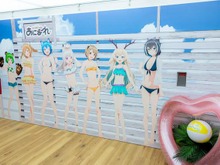 「あにまーれ」「ハニスト」らが水着姿で大集合！新宿で展開中のポップアップストア「ななしいんく ばけ～しょん！」フォトレポート 画像