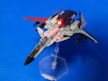 『エースコンバット』プラモデル1/144「ADFX-01」レビュー!LEDでレーザー照射表現が映える 画像