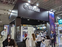 大人気ストリーマー関優太の「防音室」をヤマハブースで再現?―ミキサー・ヘッドセット展示の横でそびえるペットボトルの山【TGS2022】 画像