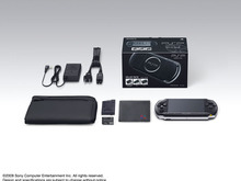 年末年始の期間限定！ポーチや4GBメモステ同梱の“PSP-3000 バリューパック”が登場！ 画像
