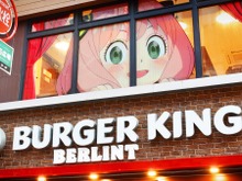 『スパイファミリー』アーニャが“進撃”する勢いで巨大化…！？「バーガーキング」コラボに「でけぇ！」という悲鳴 画像