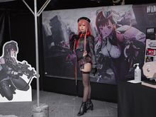【コスプレ】『勝利の女神:NIKKE』ラピが「池ハロ2022」に大量出現!注目レイヤー・樹カリナに密着【写真12枚】 画像