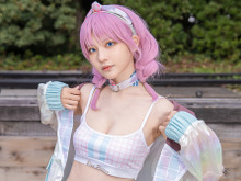 【コスプレ】『アークナイツ』アズリウスの水着コーデが眩しい!人気レイヤー・やもはちこ【写真8枚】 画像