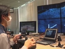 eスポーツと建設業界は相性良し!? プロゲーマーの妙技が建機の遠隔操作に役立つと注目 画像