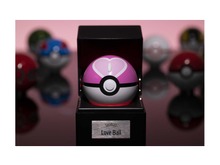 海外ポケセンにて、『ポケモン』ラブラブボールのレプリカが登場!ボタンは触れると光る仕様に、ネット上では「欲しい」と大反響 画像