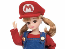リカちゃん人形が『スーパーマリオ』とコラボ！帽子＆オーバーオールを着こなす「スーパーマリオだいすきリカちゃん」登場 画像