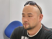 神谷英樹が自宅で『ベヨネッタ』を実況プレイ 画像