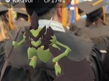 卒業式で色違いポケモンを捕まえる?まさかの場所でバサギリレイドに参加した『ポケモンGO』プレイヤー現る、Wのおめでとう 画像