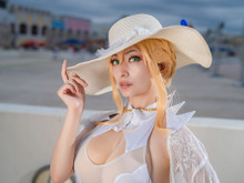 【コスプレ】ラグコスに現れた『FGO』アルトリアの貴婦人然とした佇まいが優雅で美しい！注目レイヤー・絵夢【写真9枚】 画像