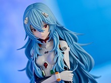 「ヱヴァ 新劇場版」で活躍する「綾波レイ ロングヘアVer.」フィギュアの受付は7月26日21時まで！透明感あるビジュアルを徹底再現 画像