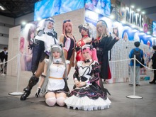 「コミケ102」2日目も大盛況!雨にも負けず、人気コスプレイヤーが水着姿でお出迎え 画像