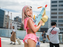 【コスプレ】『NIKKE』水着ネオンの健康的な小麦色の肌が眩しい!人気レイヤー・音琴ひつじ【写真9枚】 画像