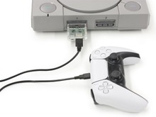 PS2/PS1本体でPS5/PS4/PS3用コントローラーが使える変換アダプタの発売日が決定! 画像