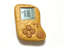 中国マクドナルドのチキンナゲット型『テトリス』専用ゲーム機を開封レビュー!発売の背景も徹底考察してみると… 画像