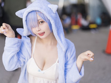 【コスプレ】『リゼロ』レムの猫パーカー&キャミソールが反則級の可愛さ!台湾美女レイヤーに注目【写真10枚】 画像