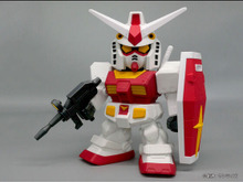 SD「RX-78-2 ガンダム」と「 RX-75 ガンタンク」がジャンボソフビに!懐かしのゲーム『V作戦始動』を彷彿とさせる“2Pカラー”がニクい 画像