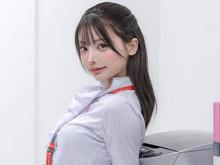 「勤労感謝の日」働く全ての人に働くエールを届けたい！オフィスワークに勤しむ美女コスプレイヤーの勇姿まとめ 画像