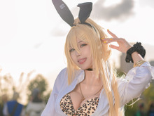 【コスプレ】クリスマス間近!セクシーな『NIKKE』ルピーとのショッピングデートに妄想膨らむ―人気レイヤー・山中おくら【写真9枚】 画像