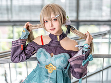 【コスプレ】『崩壊:スターレイル』青雀、仕事をサボってシンガポールへ！？美女レイヤーが自分のために価値向上を模索した結果 画像