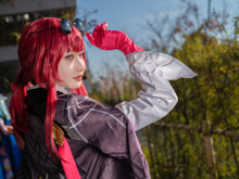 【コスプレ】スラリとしたスタイルと横顔が美しすぎるカフカに熱視線!コミケ103で見つけた『崩壊:スターレイル』美女レイヤーに注目【写真8枚】 画像