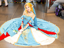 【コスプレ】ゼルダ姫の笑顔がとにかくチャーミング!シンガポール美女の愛らしい立ち居振る舞いに思わず足が止まる【写真8枚】 画像