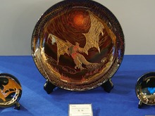 『FF14』×「輪島塗」コラボ蒔絵飾皿の実物を、東京ファンフェスで発見！作りこまれた装飾が大迫力でカッコいい 画像