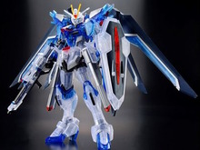 劇場版『ガンダムSEED』上映劇場にて「HG ライジングフリーダム［クリアカラー］」が先行販売！公開記念の“スペシャルパッケージ”で展開 画像