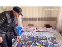 Tシャツ短パンでハンコンを操る88歳!最高齢男性ストリーマーギネス記録に中国のゲーマーおじいちゃんが認定 画像