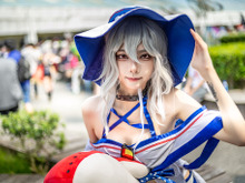 【コスプレ】『アークナイツ』スカジの水着姿が眩しい!スラリとしたスタイルで魅せる台湾美女レイヤー【写真10枚】 画像