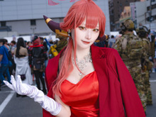 【コスプレ】魅力的なレッグライン!『ブルアカ』陸八魔アルのドレス衣装が美しい―人気レイヤー、月海つくね【写真8枚】 画像