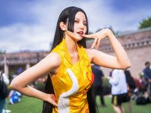 【コスプレ】腰の細さに注目！長身美女が「ONE PIECE」の女帝ハンコックを完全再現【9枚】 画像