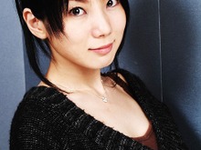 『クロスブレイブ』魔導師の声優に原田ひとみさんを起用 画像