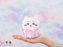 「ちいかわ」が“天使”に！ピンク衣装に包まれてハチワレ、シーサーとともにマスコット化してプライズに登場 画像