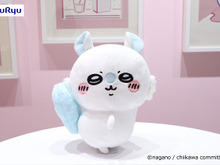 「ちいかわ」お尻ふりふり…かわいさ爆発！「モモンガ」キュートでビッグなぬいぐるみがプライズで登場 画像