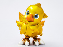 『FF』金色に輝く「チョコボ」が可愛い…!おなじみキャラが光沢感抜群でずっしり重いメタルフィギュアになって登場 画像