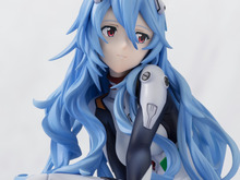 「シン・エヴァ」“ロング綾波レイ”が幻想的で儚いフィギュアに―慈しむ表情がたまらない… 画像