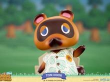 『どうぶつの森』看板キャラで社長の「たぬきち」だなも！お馴染みポーズとたぬき開発アロハシャツで堂々スタチュー化 画像