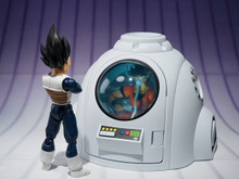 気泡の動きはLED発光で完全再現!『ドラゴンボールZ』より「メディカルマシーン」が立体化―別売りの「悟空」をマシーン内に入れられる 画像