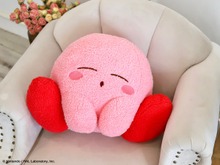『星のカービィ』フンワリ眠る姿に癒やされる…!大きくて手触り最高な「ふわふわもっと」ぬいぐるみがラウンドワン限定で登場 画像