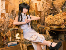 驚異的な腰の細さは、チャイナドレスでこそ真価を発揮!無邪気な笑顔の美少女を「好きになっチャイナ」 画像