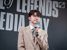 『LoL』レジェンド「Faker」試合後に壁に頭を叩きつける映像が拡散しファンから心配の声―トップを維持するプレッシャーに懸念する意見も 画像
