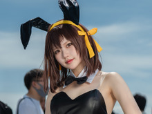 【コスプレ】美脚が映えるバニー衣装ハルヒがハマりすぎ！自由奔放なポーズと勝気な表情も似合いすぎな注目美少女レイヤー・緑埜【写真10枚】 画像